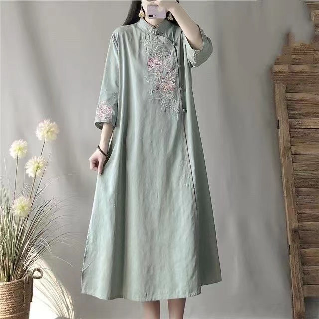 Retro Style Loose Embroidered Dress