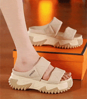 Fashionable comfortable soft sole sandals for women