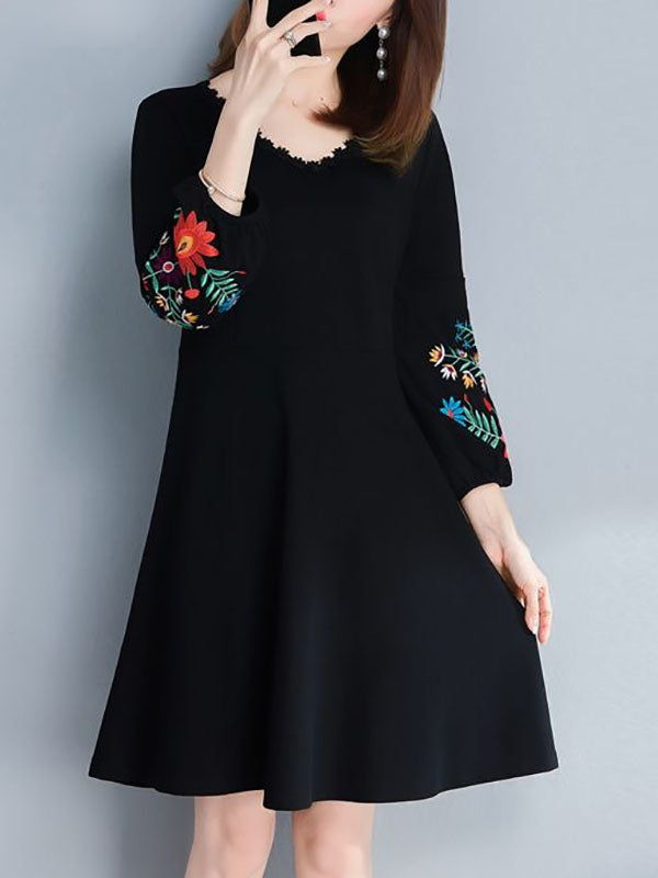 Floral Embroidery Round Neck Midi Dress